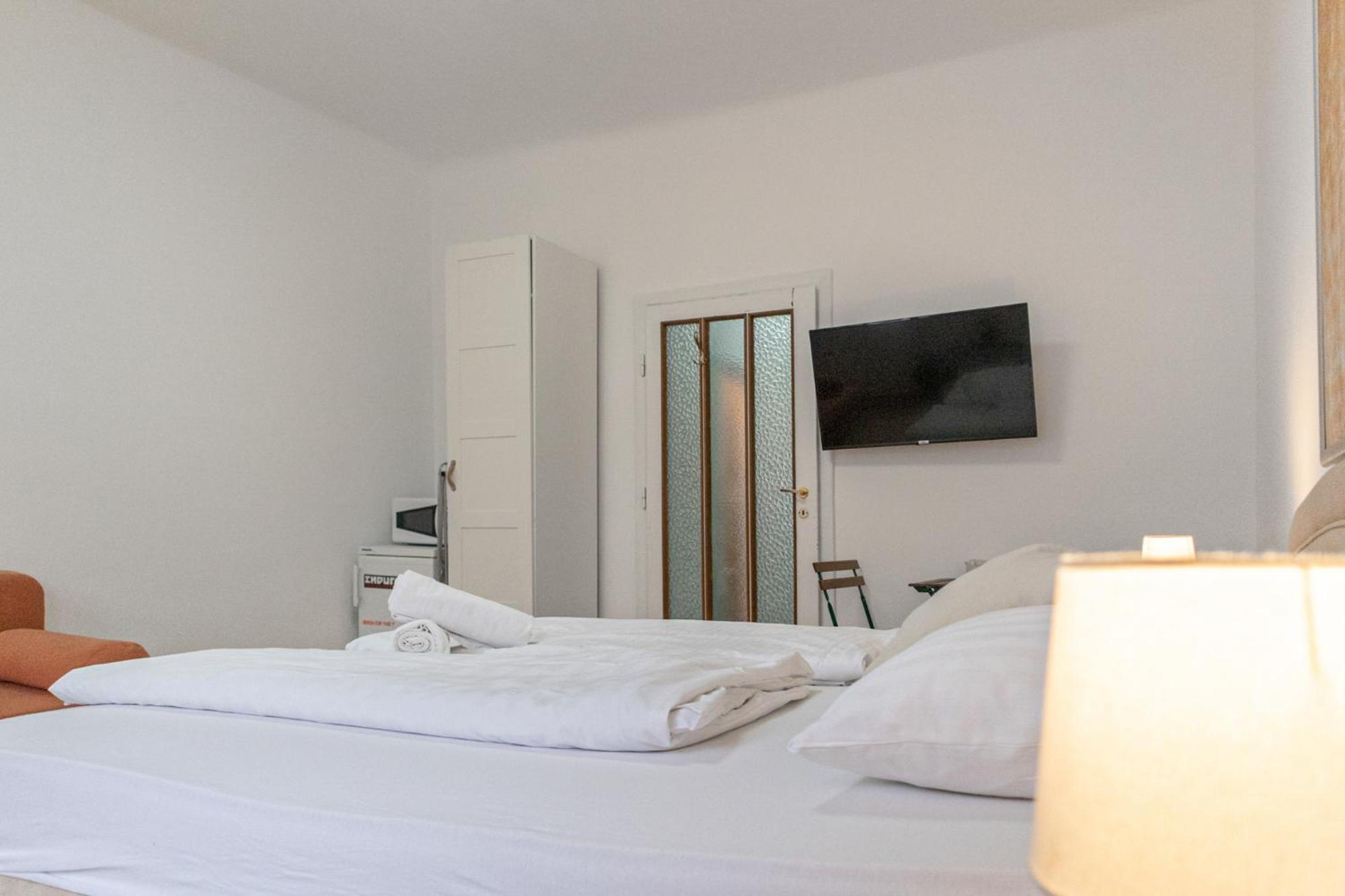 Apartmán Budget - Near Wiener Stadthalle Ideal For Longstays