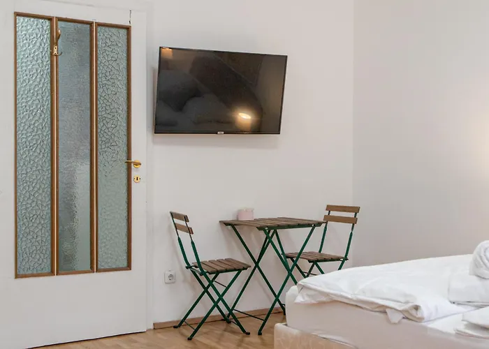 Budget City Stay - Near Wiener Stadthalle Ideal For Longstays