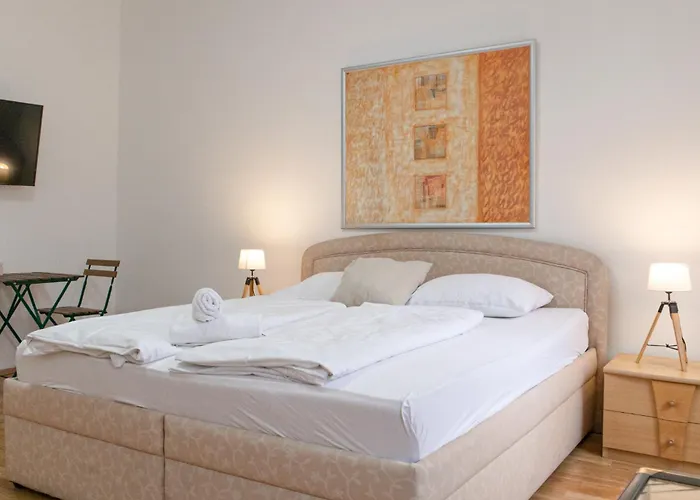 Budget City Stay - Near Wiener Stadthalle Ideal For Longstays